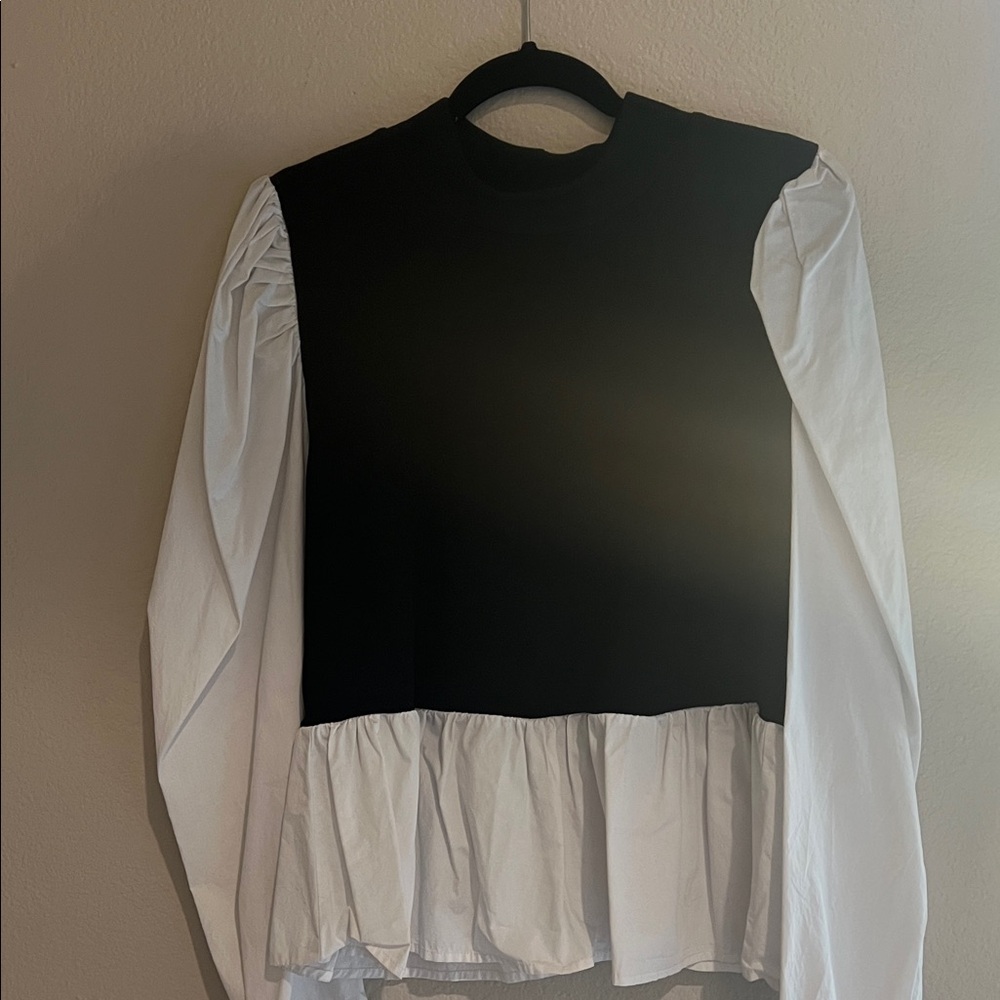 SHEIN Monochrome Ruffle Hem Blouse